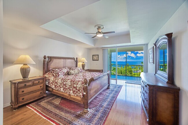 Building Photo - 3 bedroom 2.5 bathroom furnished condo