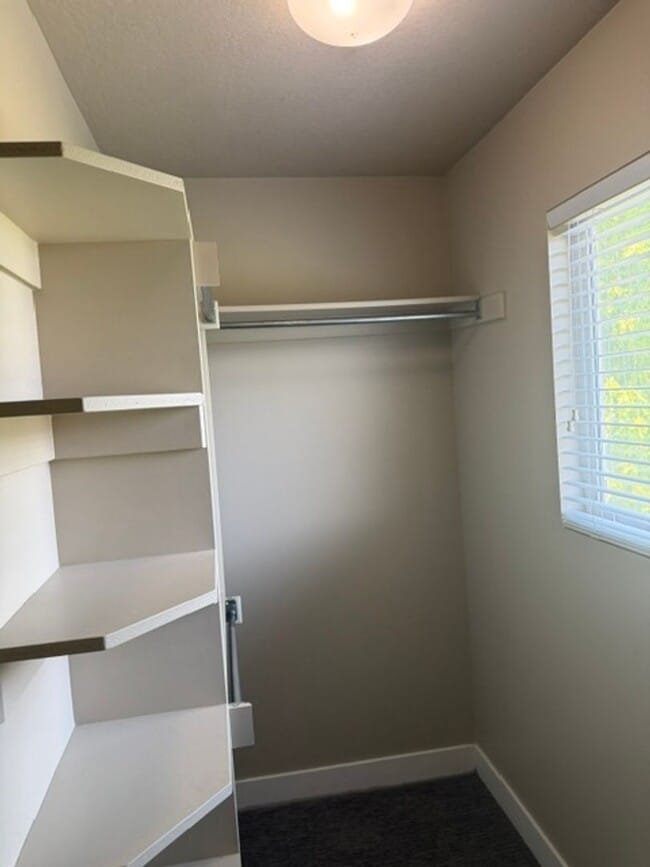Building Photo - Apartment For Rent