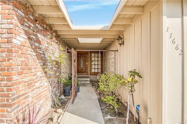 Building Photo - 11662 Curry Ave