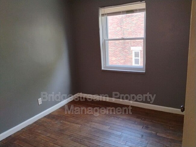 Building Photo - 108 Bellaire Ave