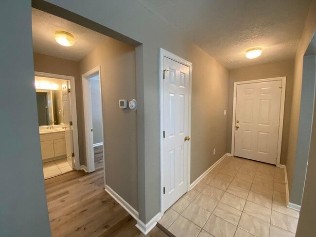 Building Photo - 4723 Brookwood Dr