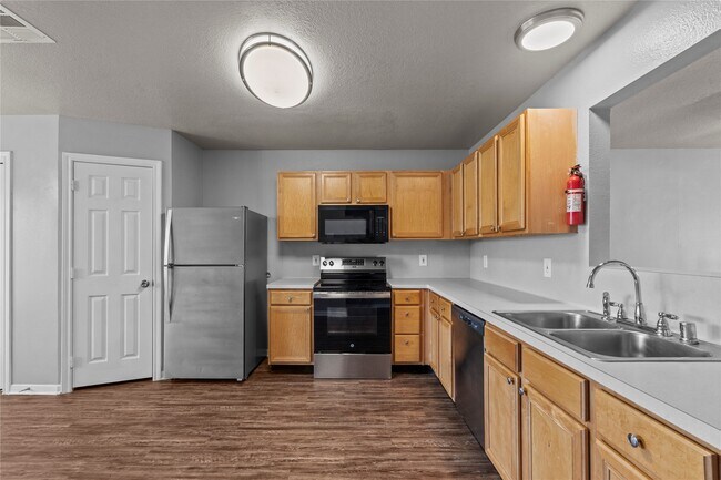 Building Photo - 113 Green Isle Ave