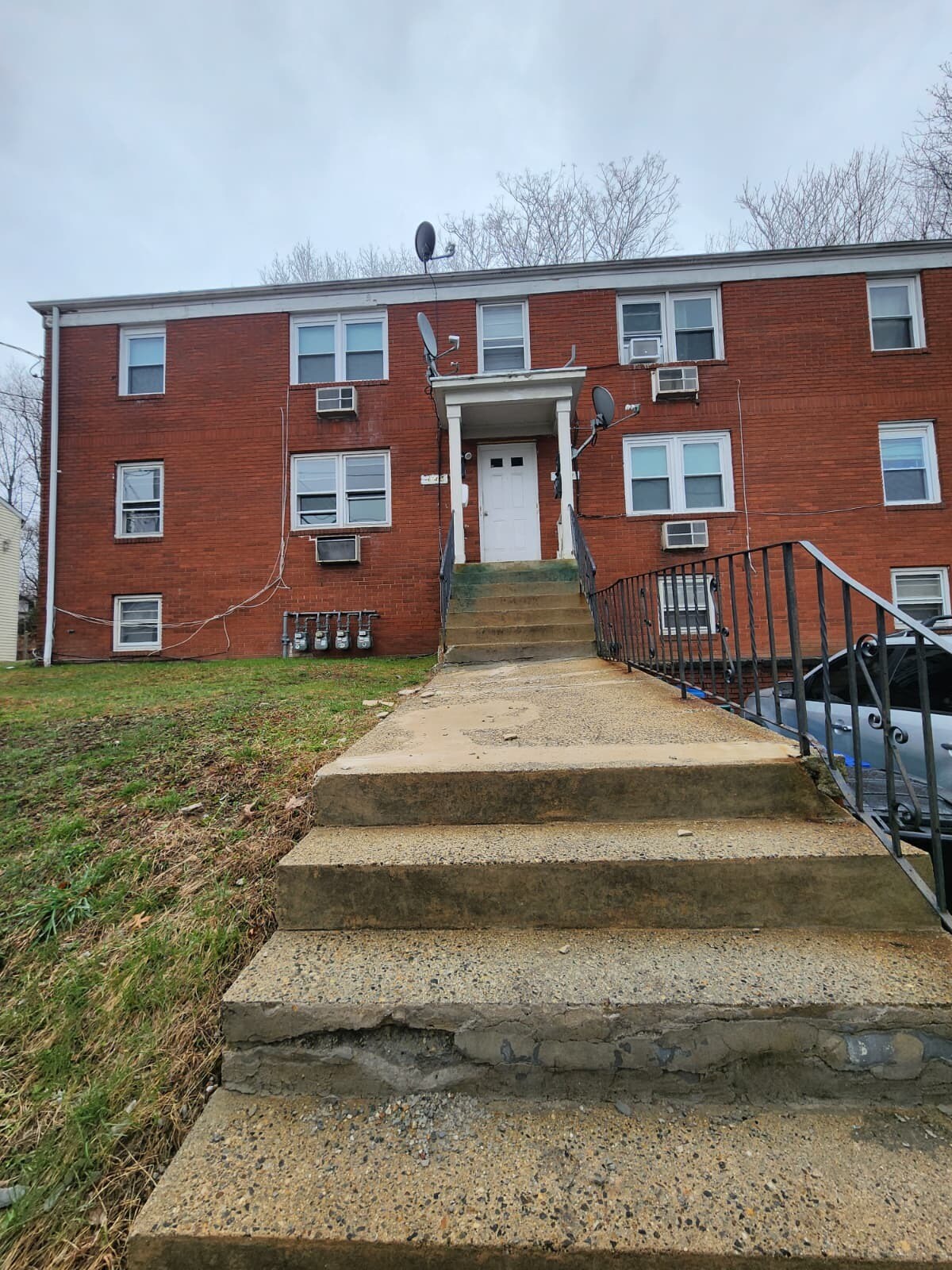 Building Photo - 641 Newhall St