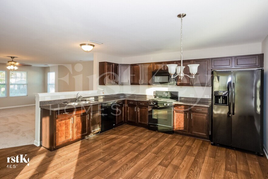 Building Photo - 1990 Quill Ct