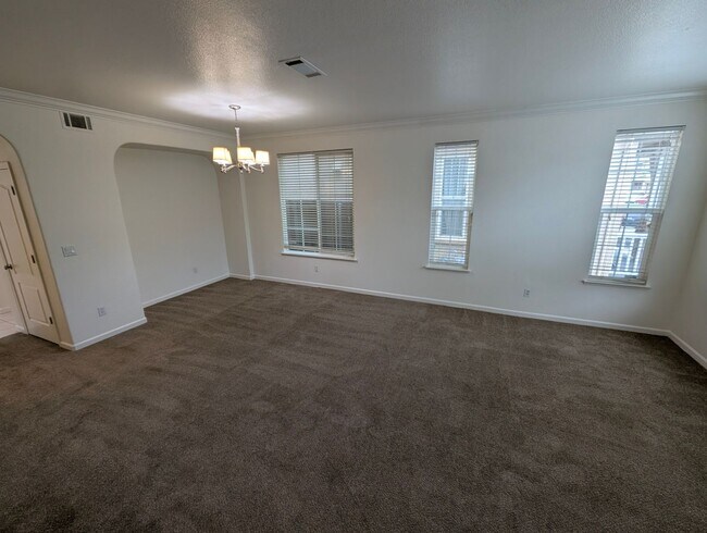 Building Photo - Well-Appointed Fairfield 4/2.5 Home with Excellent Location + Price