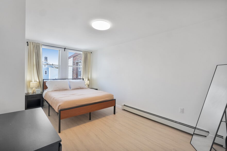 Building Photo - 126 Grant Ave