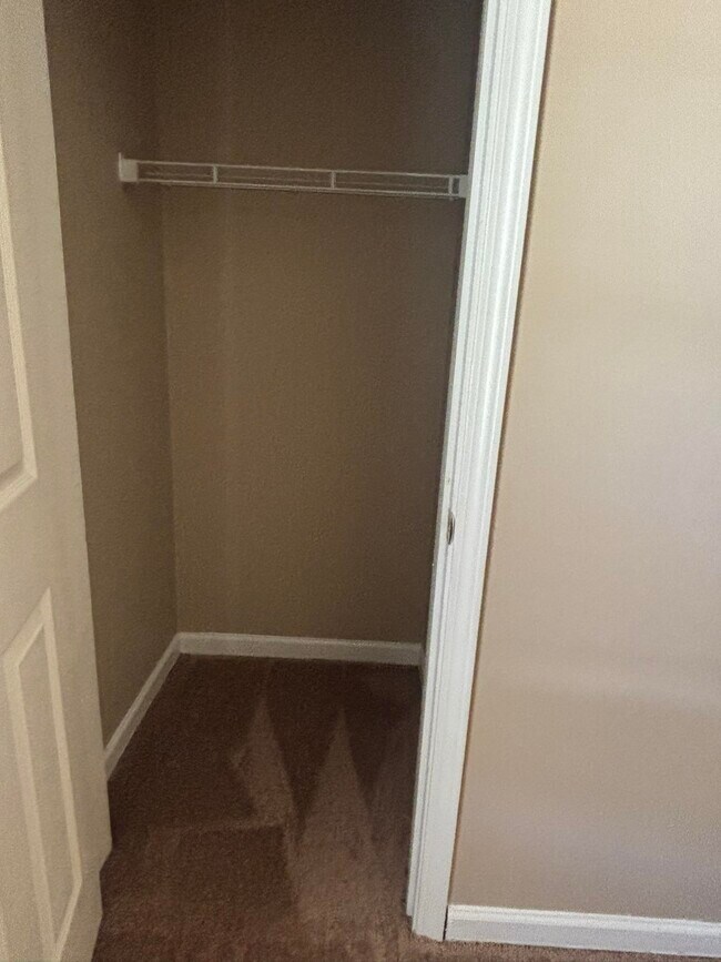 Building Photo - 2757 Kennedy Dr