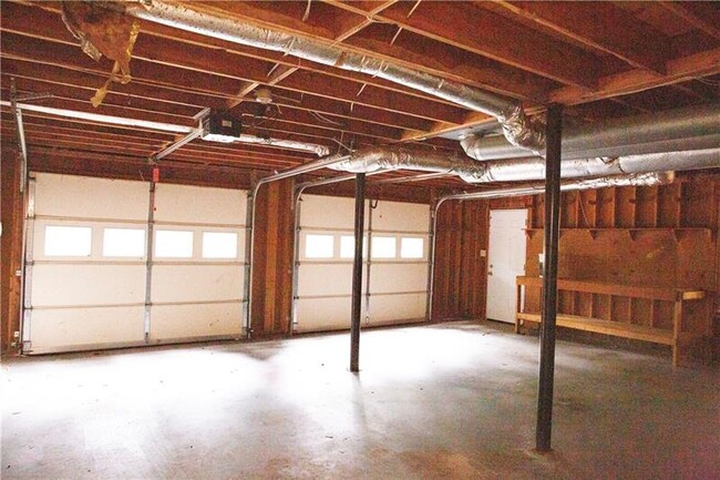 Building Photo - 1683 Barn Swallow Pl