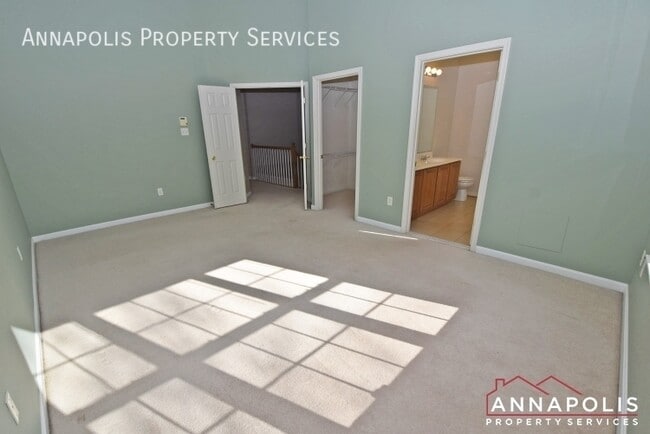 Building Photo - 2530 Running Wolf Trl