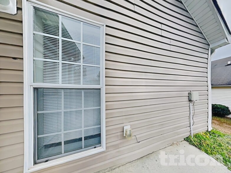 Building Photo - 3525 Brookstone Way