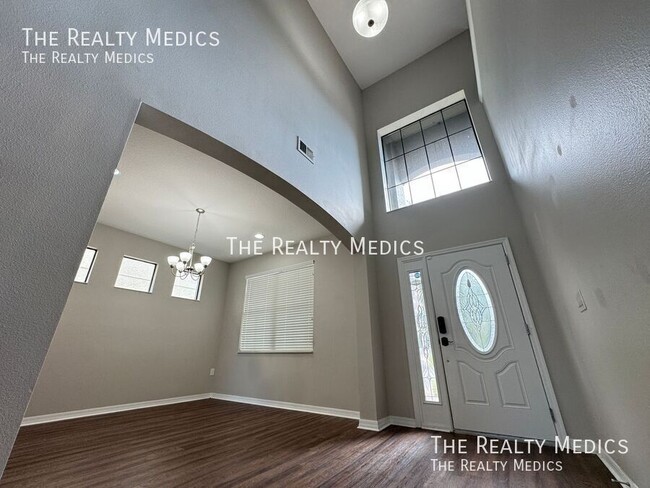 Building Photo - 5107 Appenine Loop W