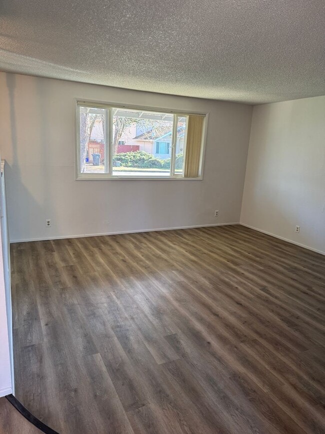 Building Photo - thaa01