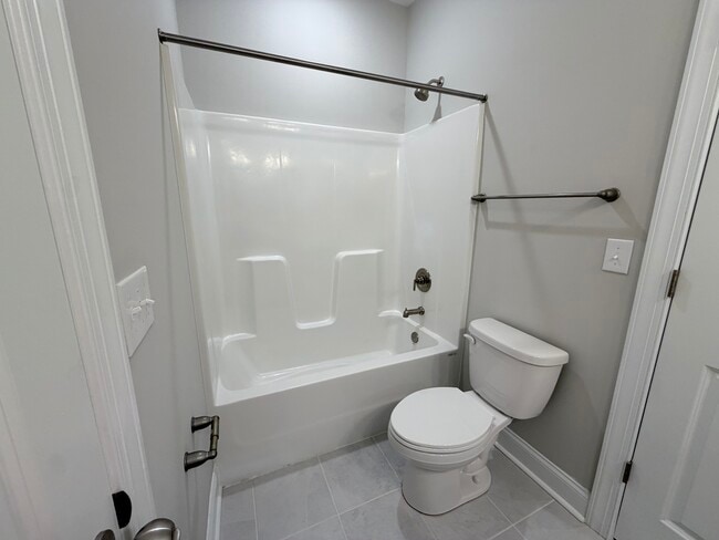 Building Photo - 57 Walnut Springs Dr