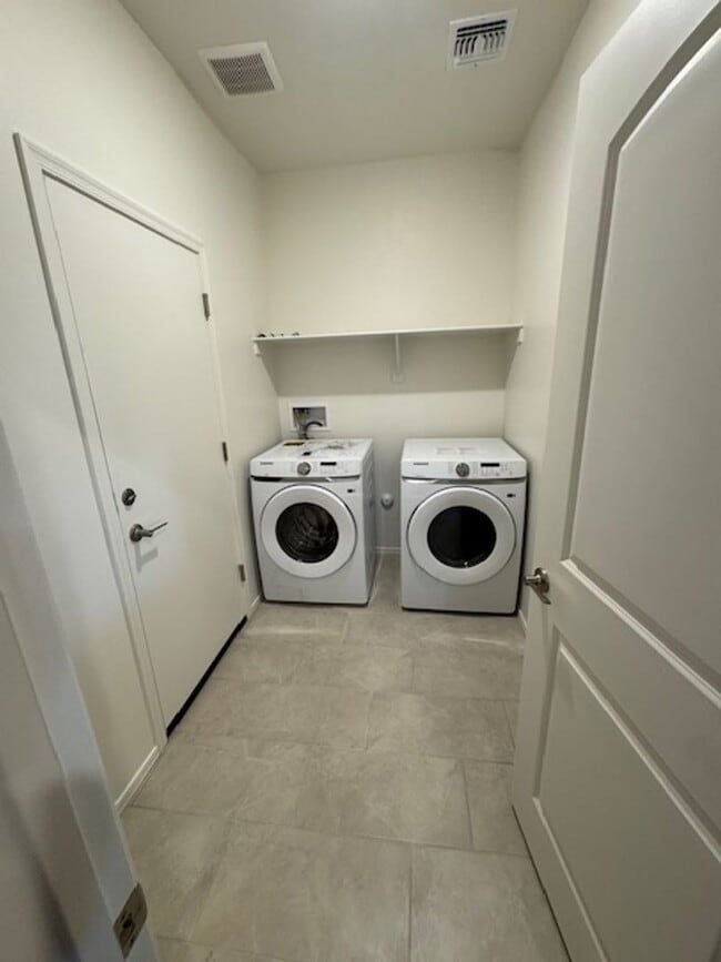 Building Photo - Northwest-BRAND NEW HOME! 3 bedroom/ 2 bat...