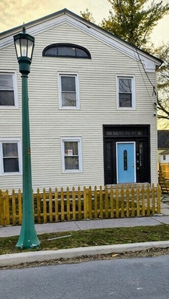 Building Photo - 328 Clay St