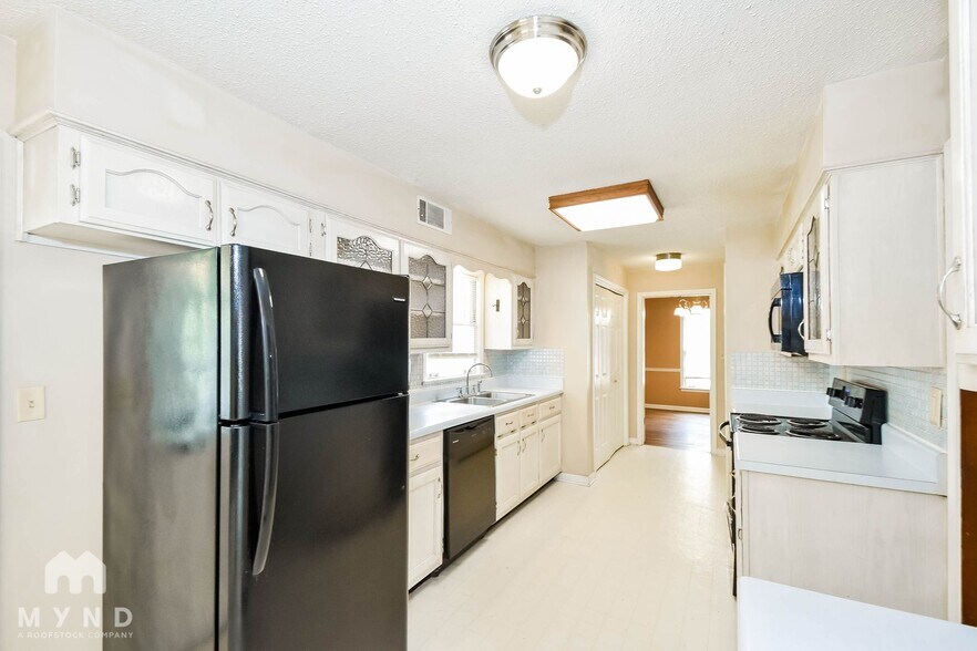 Building Photo - 2281 Webbing Dr