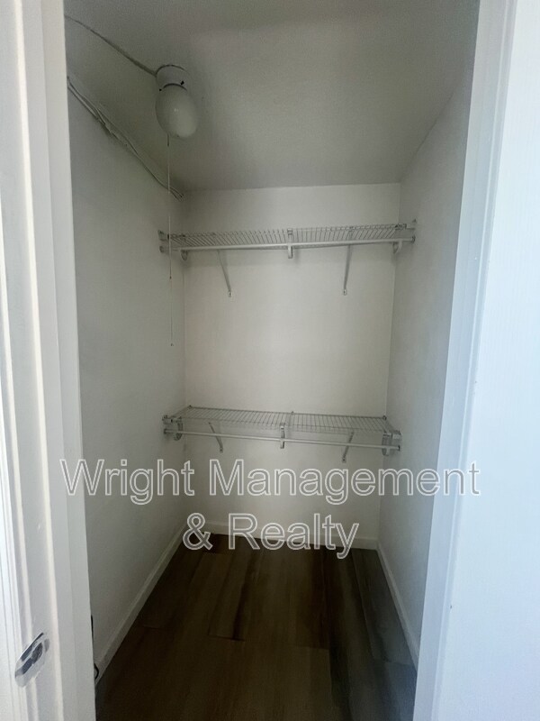 Building Photo - 3716 Cedarwood Dr