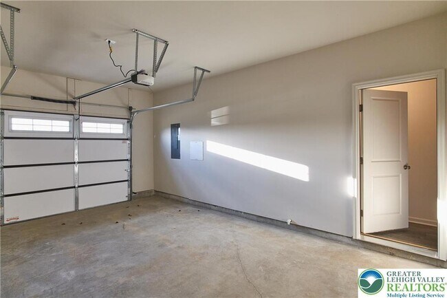 Building Photo - 6639 Stein Way