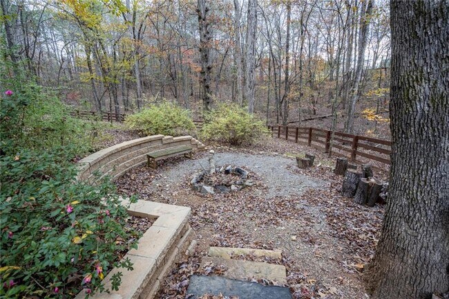 Building Photo - 225 Hawkins Farm Cir