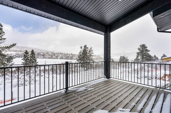 Building Photo - 4110 W Sierra Dr