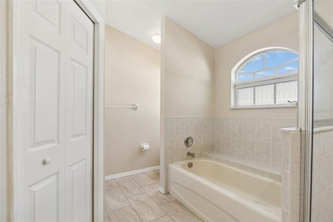 Building Photo - 7904 Floradora Dr