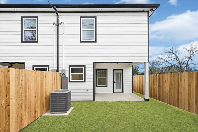 Building Photo - 13106 Donegal Way