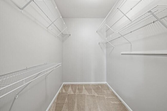 Building Photo - House 4 Beds 2 Baths