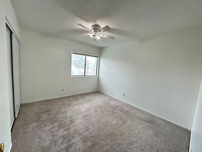 Building Photo - No HOA! 4 Bedroom 2.5 Bath with Pool!