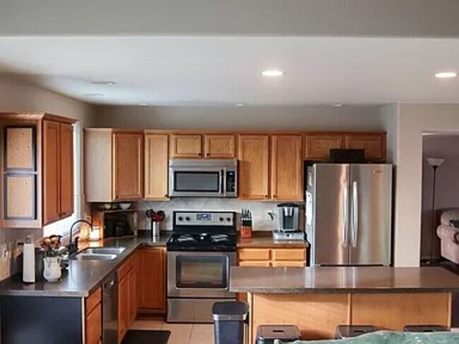 Building Photo - 710 Riverview Ln