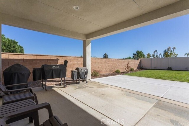 Building Photo - 24125 Montecito Dr