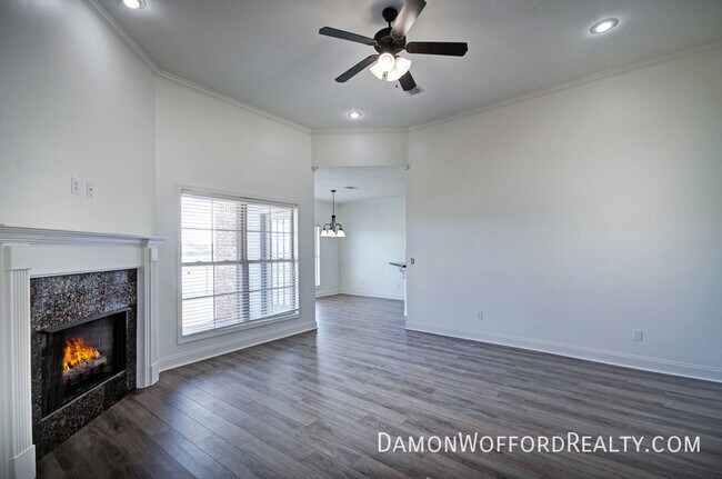 Building Photo - 142 Lakeway Drive