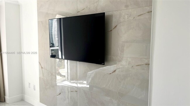 Building Photo - 3701 N Country Club Dr