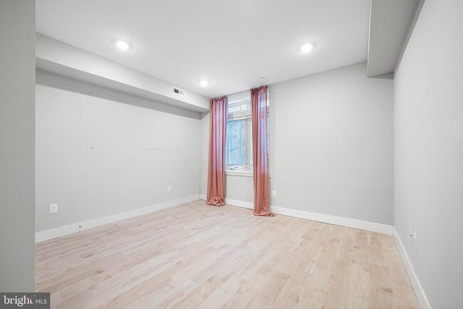 Building Photo - 1839- Blair St