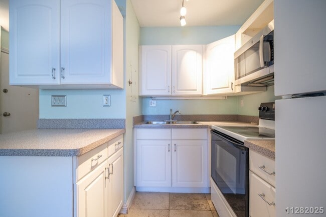 Building Photo - 1 Bd,1Ba,2Pkg! 51-636 Kamehameha Hwy #511 at $2,300/month