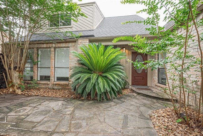 Building Photo - 2107 Shadowbriar Dr