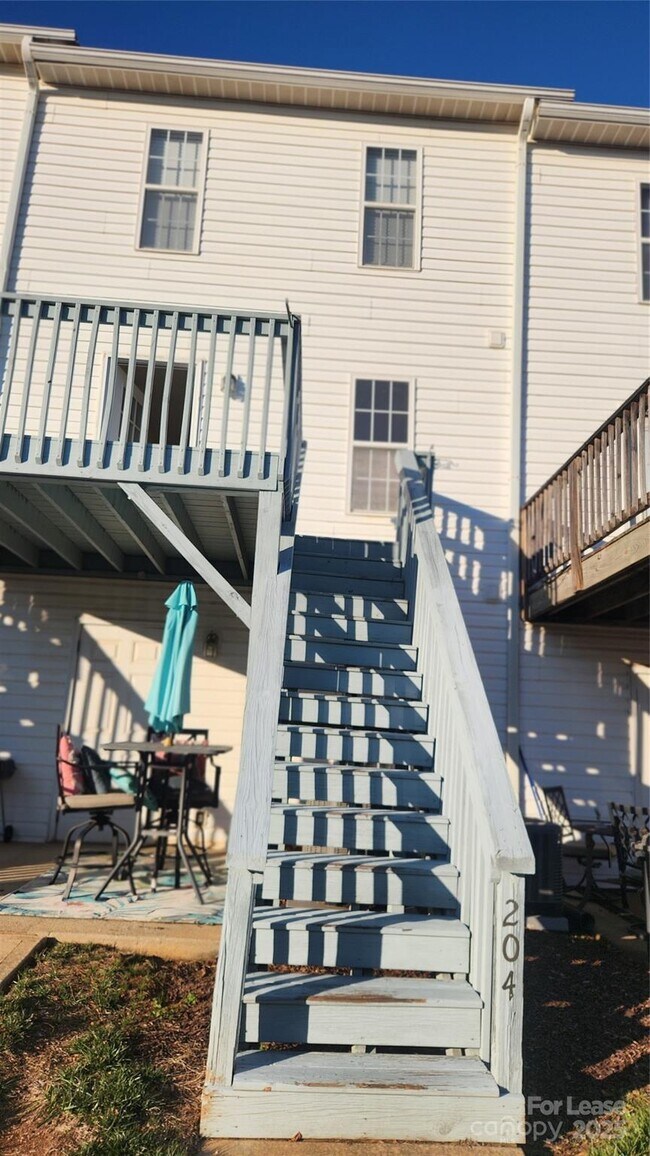 Building Photo - 110 Steam Engine Dr