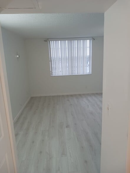 Building Photo - 6770 Indian Creek Dr