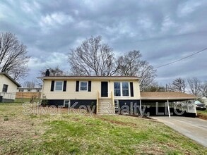 Building Photo - 206 Riggs St