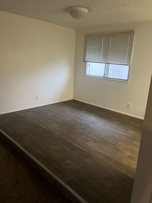 Building Photo - milm37