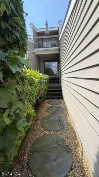 Building Photo - 5 Evergreen Dr
