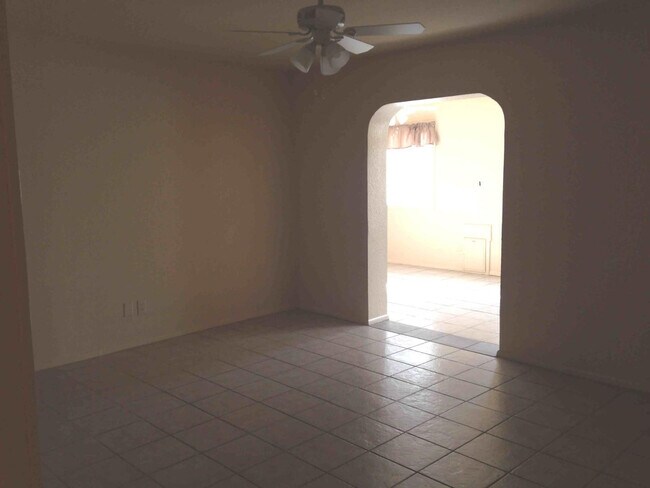 Building Photo - 1853 E Gemini Dr