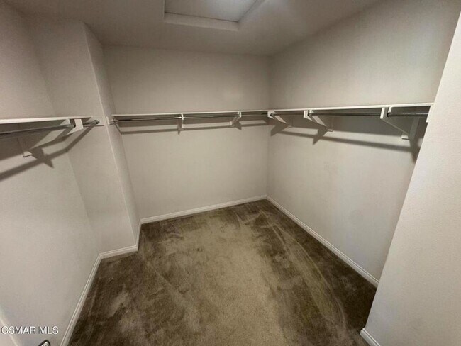 Building Photo - 446 Almond Ln