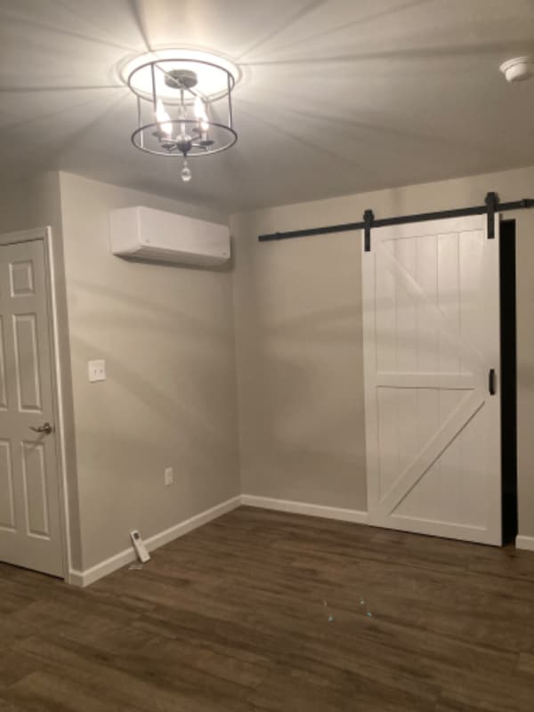 Building Photo - 1050 Stonybridge or Stoneybridge Dr