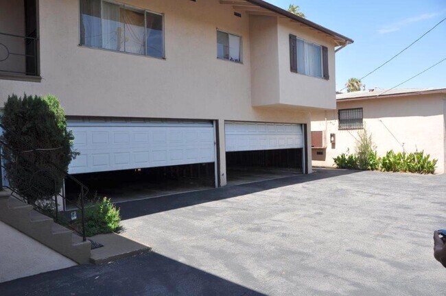 Building Photo - 1316 Centinela Ave