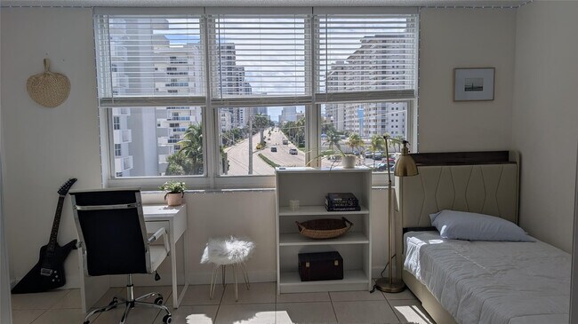 Building Photo - 1501 S Ocean Dr