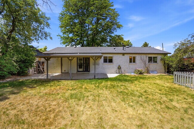 Building Photo - $2,740.95, 4 Beds - 3 Bath, Single Family Home in Denver with Washer and Dryer!