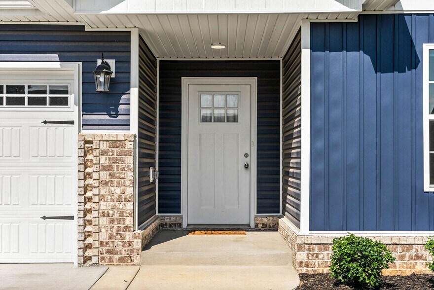 Building Photo - 1057 Dublin Dr