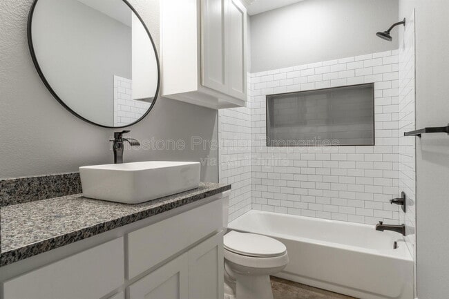 Building Photo - 1419 S 7th Ave