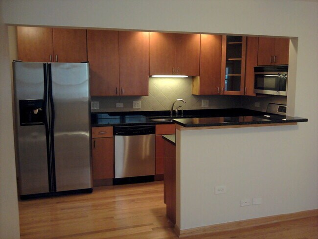 Building Photo - 1124 Dunlop Ave