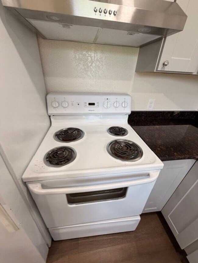 Building Photo - Available Soon!  Updated 2 Bedroom ~ 1 Bathroom Home Located in Monroe